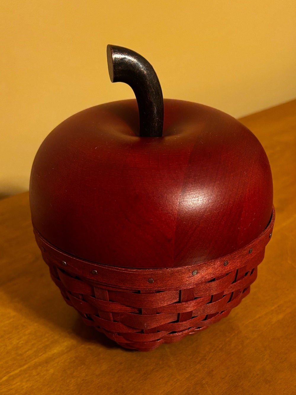 2007 Longaberger Collectors Club Apple Basket